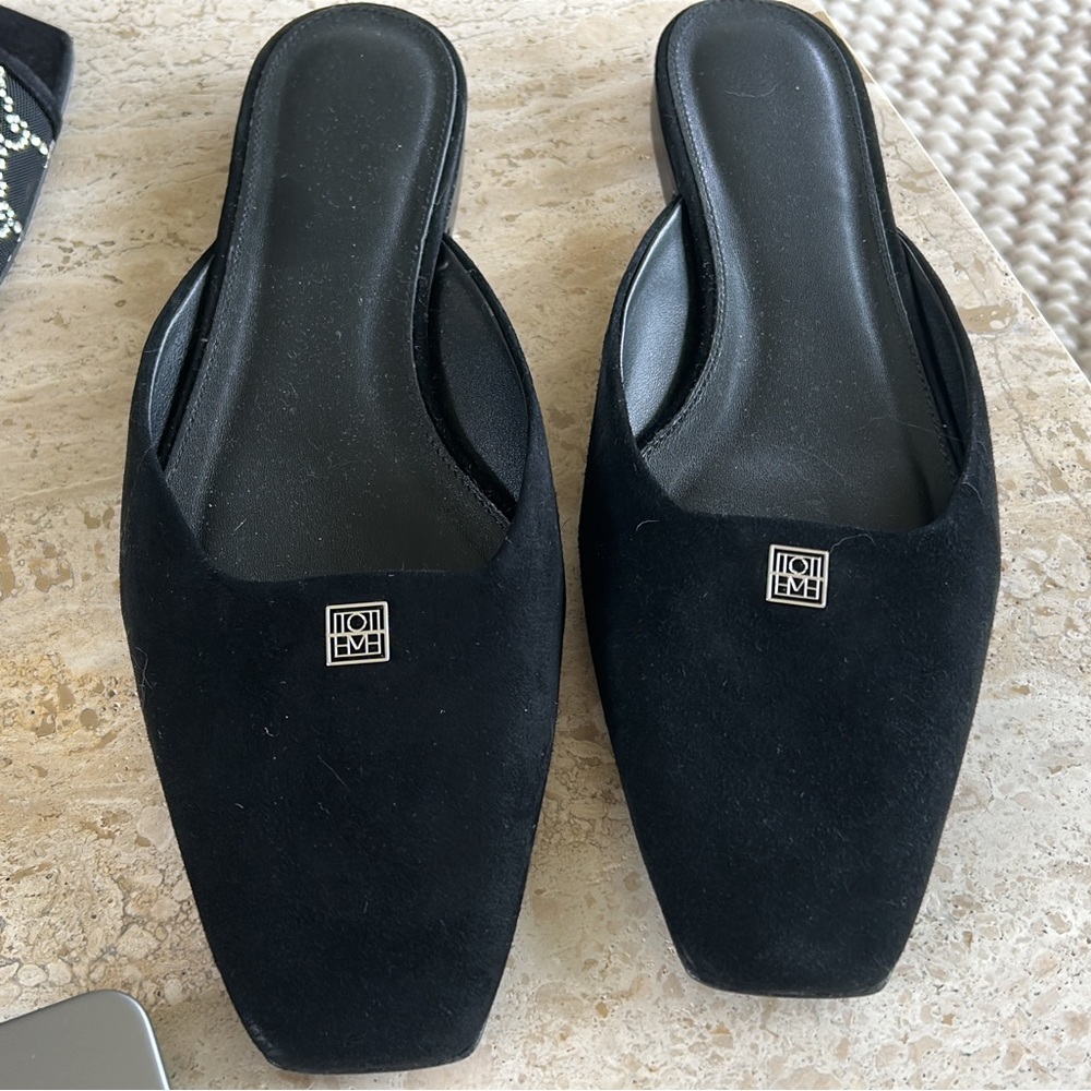 Toteme the flat mule